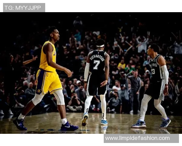 湖人队与马刺精彩对决回顾1月2日全场比赛精彩瞬间分析